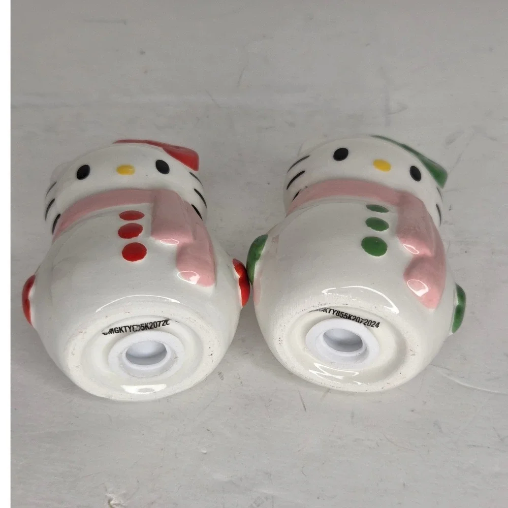 Sanrio Hello Kitty Snowman Salt and Pepper Shakers Holiday Ceramic Set Pink Bow